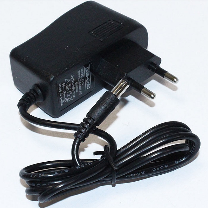 Блок питания 9V 2000mA Dos-Gold D-13 универсальный